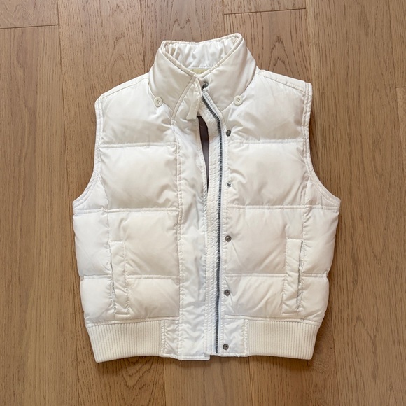 Forever 21 Jackets & Blazers - Forever 21 Duck Down White Puffer Vest